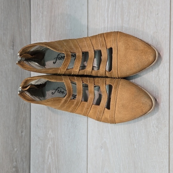 Free People Women Swept AwayLeather Back Zip Pointed Toe shoes boots sz 8.5 - Picture 4 of 16